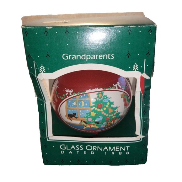 Vintage . Hallmark 1988 Glass Ornament-Grandparents are the heart - Picture 2 of 2